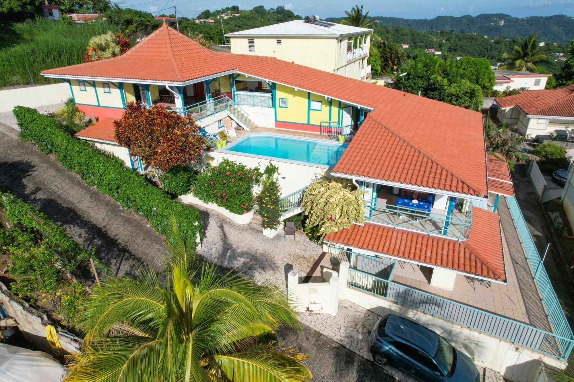 Les Marches De Paulina Apartment Sainte-Luce Luaran gambar