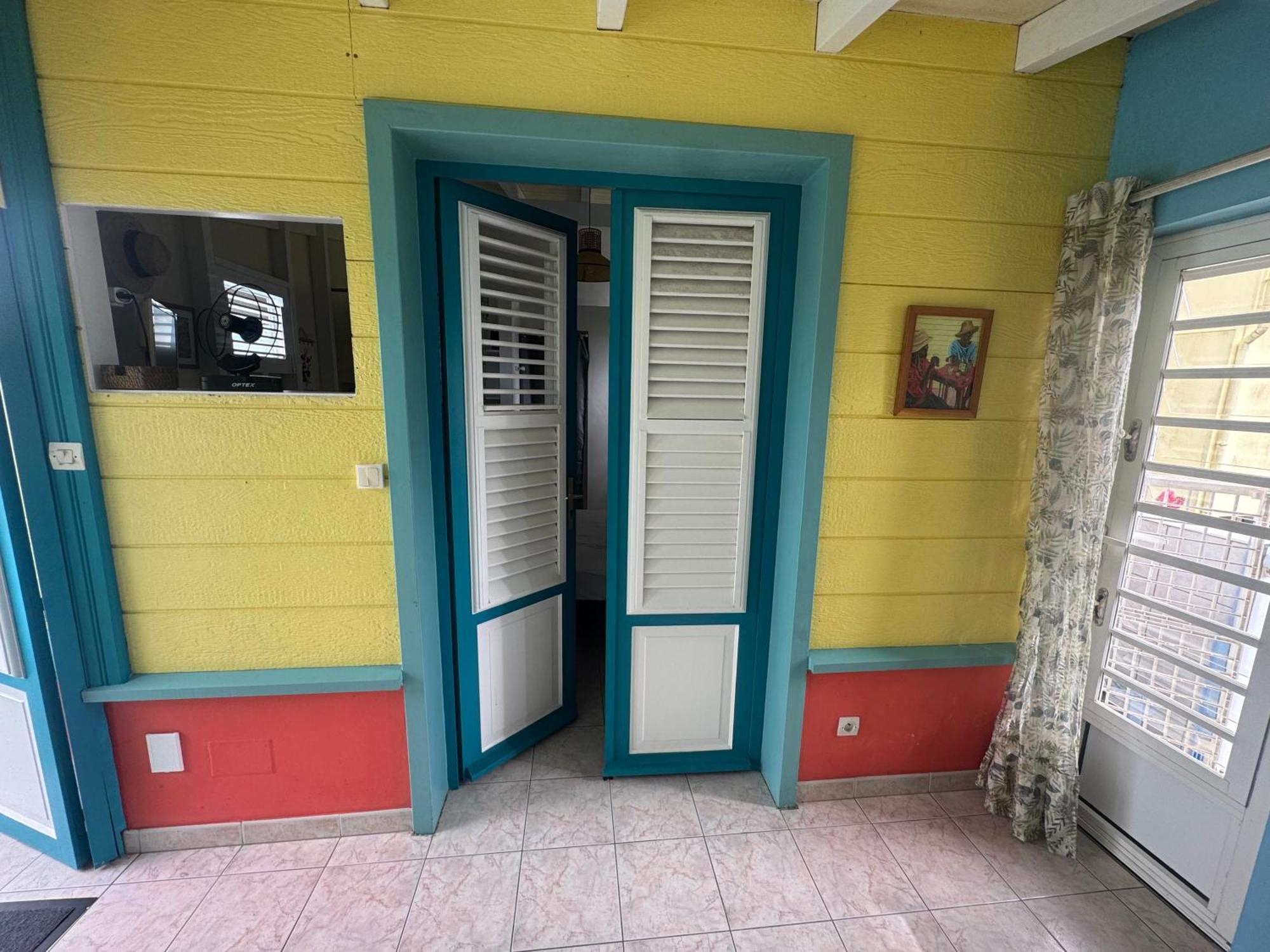Les Marches De Paulina Apartment Sainte-Luce Luaran gambar